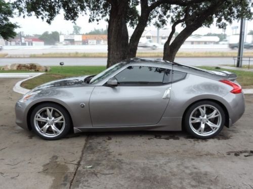 2009 nissan 370 z  touring coupe-low,low miles!!!