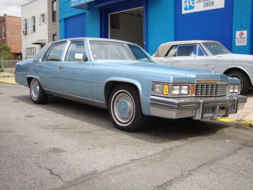 1977 cadillac fleetwood  sedan 4-door 7.0l