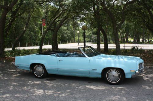 1970 delta 88 convertible in great daily driver condition, pefect for summer!