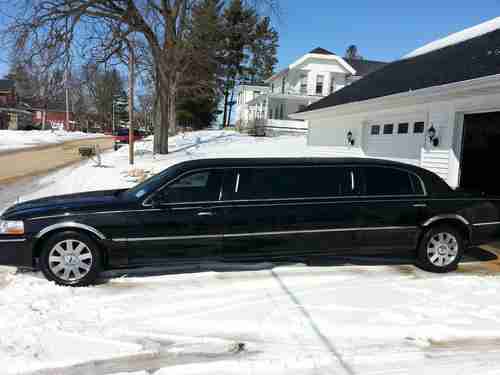 2005 Lincoln Towncar Limo, image 3