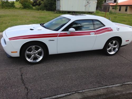 2011 dodge challenger r/t 11k miles fully loaded one owner nav moonroof leather