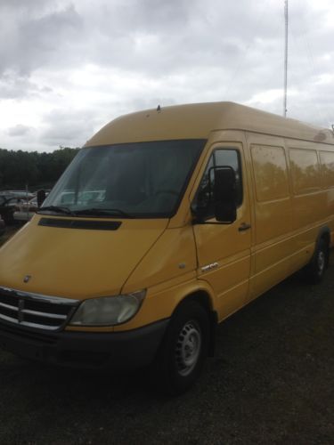 2003 dodge sprinter 2500&#039; w/b 158 ex dhl nice van runs great!