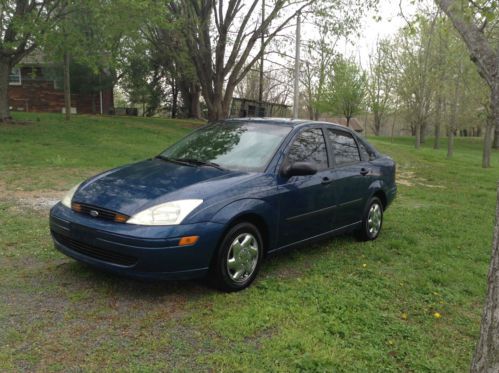 2000 ford focus lx sedan