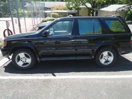 Nice &amp; cheap!! 1998 infiniti qx4 in black suv with power everything 4x4 tow pkg.