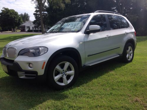 2010 bmw x5 diesel.    garage kept.