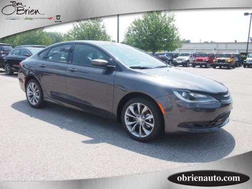 2015 chrysler 200 s