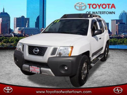 2011 xterra pro avalanche white- gray leather priced to sell!! boston area