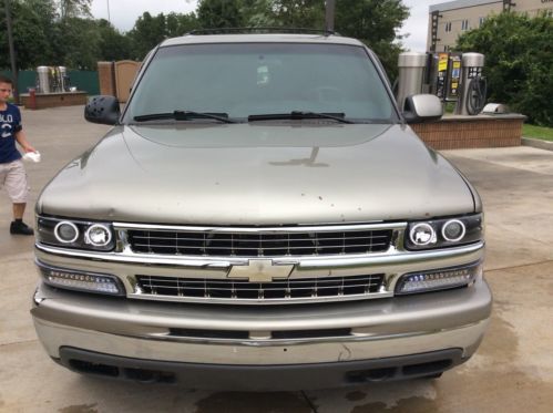 2002 Chevrolet Suburban 1500 LT Sport Utility 4-Door 5.3L, image 4