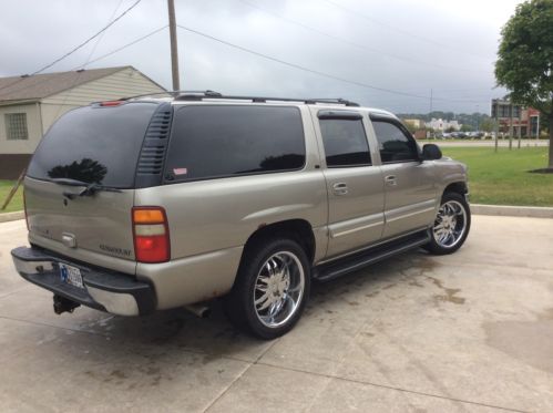 2002 Chevrolet Suburban 1500 LT Sport Utility 4-Door 5.3L, image 6