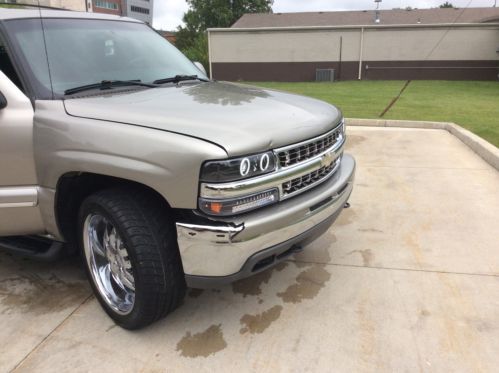 2002 Chevrolet Suburban 1500 LT Sport Utility 4-Door 5.3L, image 8
