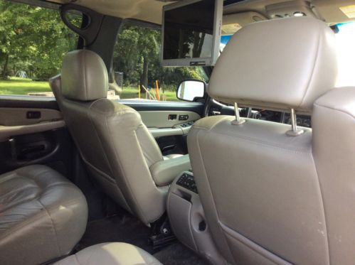2002 Chevrolet Suburban 1500 LT Sport Utility 4-Door 5.3L, image 13