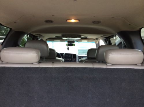 2002 Chevrolet Suburban 1500 LT Sport Utility 4-Door 5.3L, image 19
