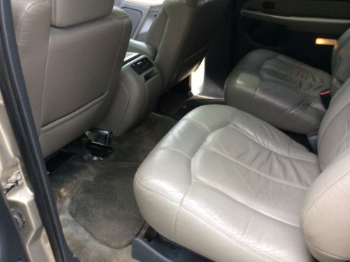 2002 Chevrolet Suburban 1500 LT Sport Utility 4-Door 5.3L, image 23