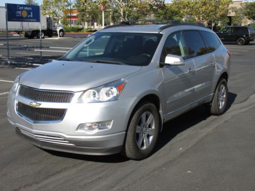 2010 chevrolet chevy traverse lt awd nav dvd satradio leathr backupcam 3rdseat