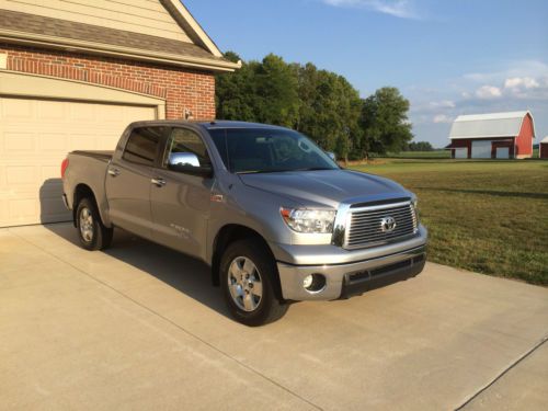 Toyota tundra crewmax 4x4 5.7 v8 only 64k miles silver