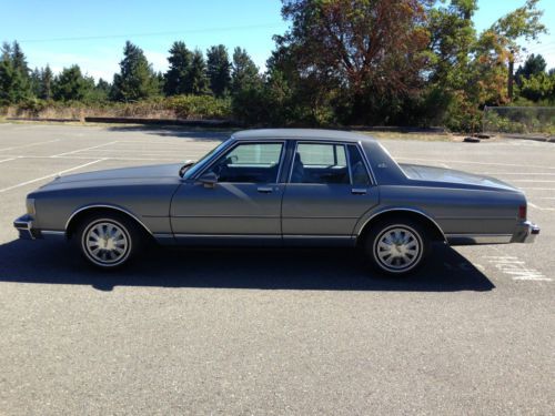 1989 Chevrolet Caprice Classic Sedan 4-Door 5.0L, image 2