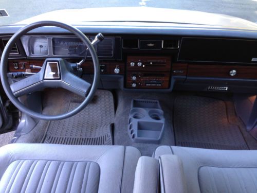 1989 Chevrolet Caprice Classic Sedan 4-Door 5.0L, image 7