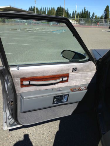 1989 Chevrolet Caprice Classic Sedan 4-Door 5.0L, image 8