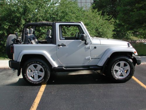 2010 jeep wrangler sahara 4x4 -  low miles, like new, dealer serviced