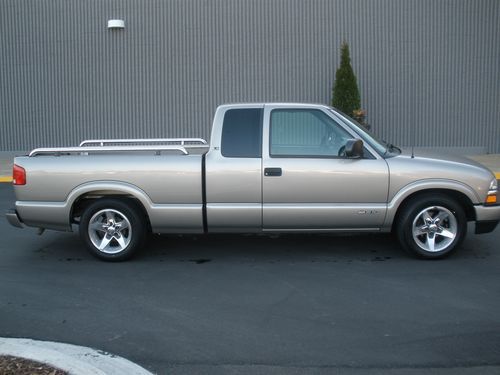 Excellent condition 2003 chevrolet s10 ls extended cab