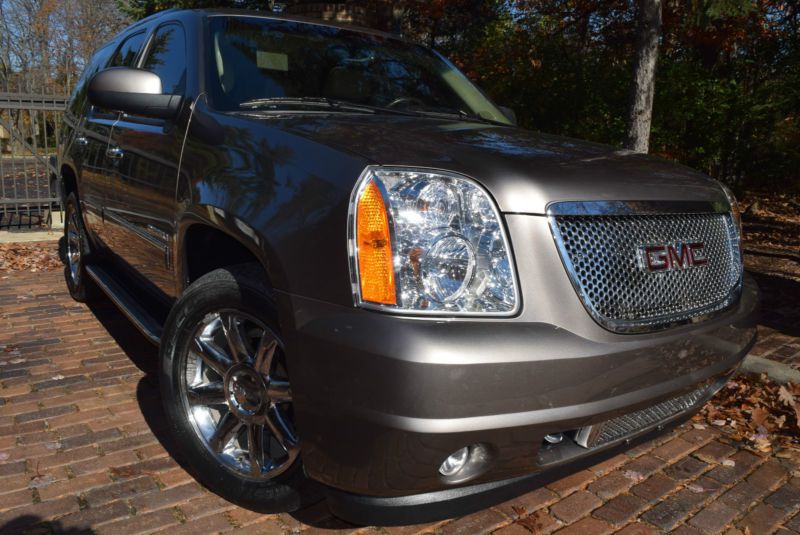 2011 gmc yukon awd   delnali-edition