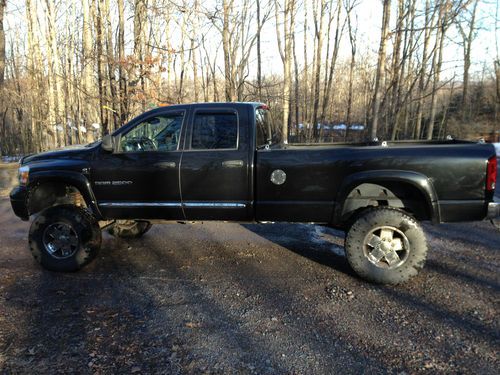 2006 dodge ram 2500 laramie, cummins, sunroof, nav, heated leather, lifted