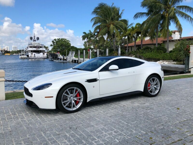 2016 aston martin vantage