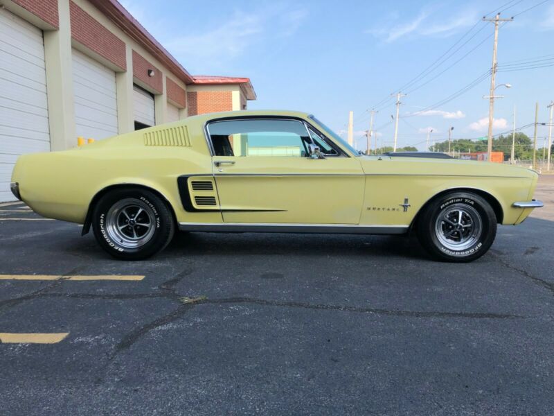 1967 ford mustang