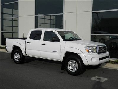 Prerunner w/sr5 v6 white w/beige interior 1 one owner carfax finance warranty