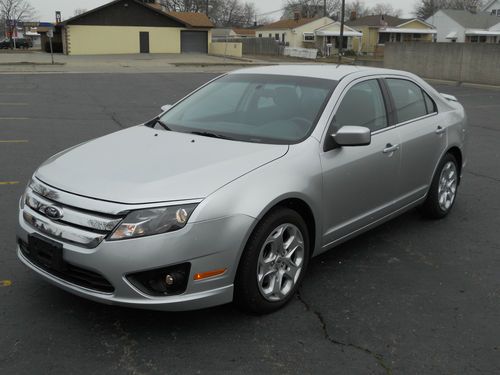 2011 ford fusion se sedan 4-door 2.5l