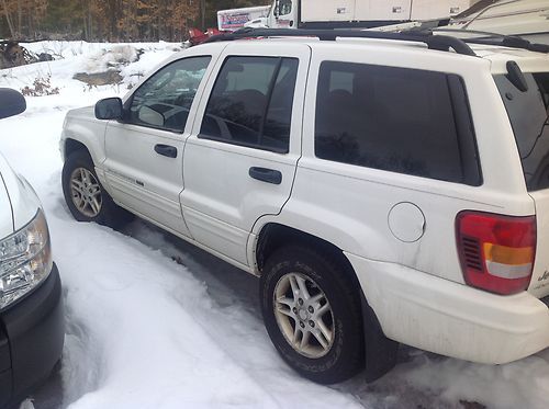 2004 jeep cherokee white court seized