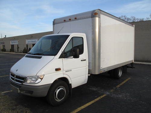 2006 dodge sprinter 3500 box truck  102k miles mint condition