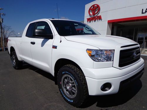 New 2013 tundra double cab rock warrior 5.7l v8 4x4 rear camera trd super white