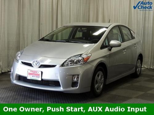 2010 toyota prius v,we finance!!