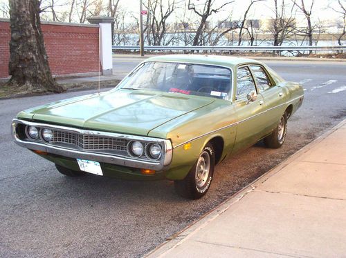 1972 dodge coronet  sedan 4-door 318 small block 5.2l