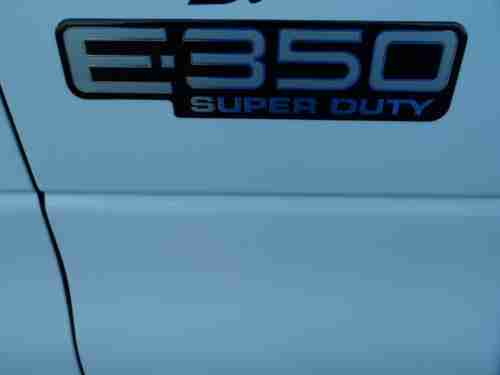 2003 Ford Econoline Commercial Cutaway 7.3 liter diesel  utility body, image 2