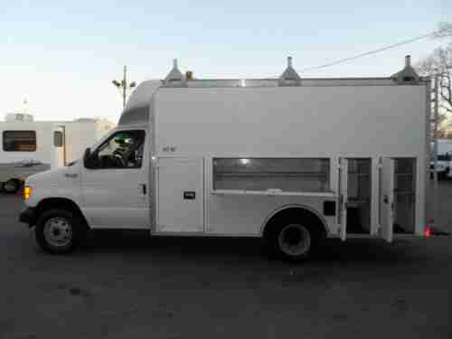 2003 Ford Econoline Commercial Cutaway 7.3 liter diesel  utility body, image 9