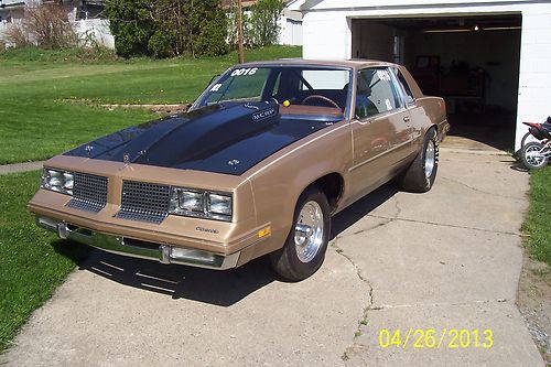 1985 cutlass drag race roller