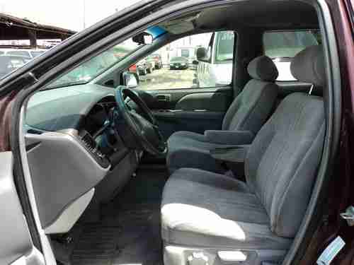 1998 Toyota SIenna, NO RESERVE, image 4