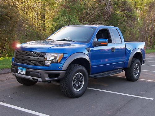 2010 ford f150 raptor-beautiful! mint condition!