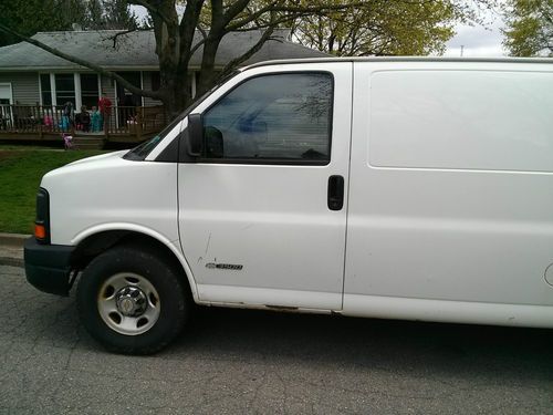 2004 chevy 3500 ext. cargo van one owner