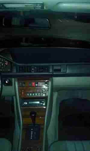 Mercedes-Benz 300E Updated Headlights and Grill... LOOKS LIKE '95, image 2