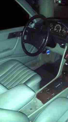 Mercedes-Benz 300E Updated Headlights and Grill... LOOKS LIKE '95, image 5