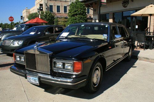 1982 rolls royce luxury sedan