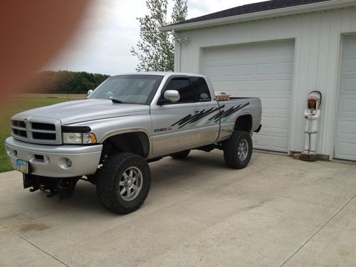 2001 dodge ram 1500 sport crew cab pickup 4-door 5.9l