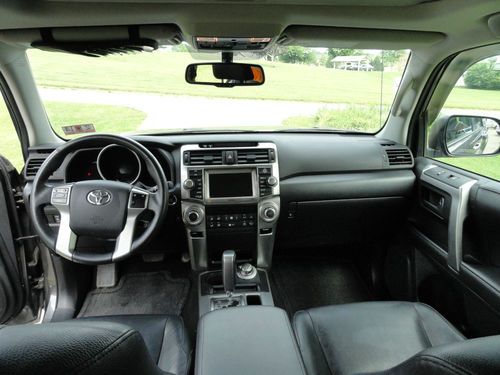 2011 Toyota 4Runner Limited Sport Utility 4-Door 4.0L, image 10
