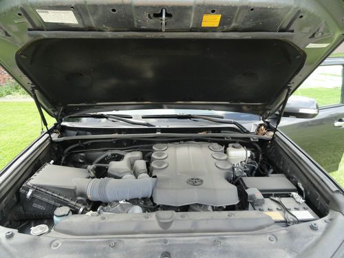 2011 Toyota 4Runner Limited Sport Utility 4-Door 4.0L, image 12