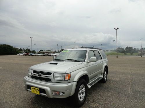 2001 toyota 4runner 4wd is in fabulous condition
