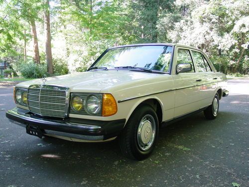 1983 mercedes benz 240d diesel only 141k original miles 1 owner 4 speed garaged!