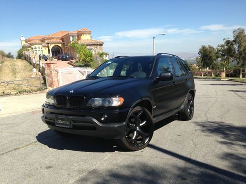 Bmw x5 matte black 22'' wheels